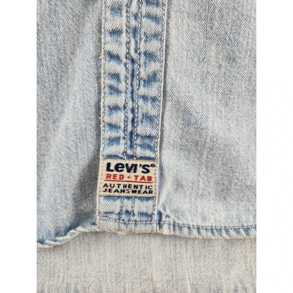 Levis Red Tab Denim Shirt Mens Large Light Wash Blue Long Sleeve Button Down